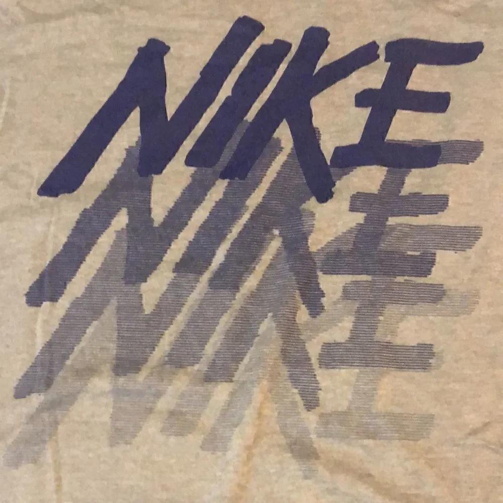 NIKE gray men's tee shirt/Size M